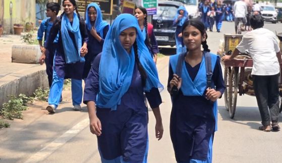 Action Plan: दिल्ली के स्कूलों में छुट्टी से पहले बच्चे पिएंगे ओआरएस घोल, नोएडा में सुबह 7:30 से कक्षाएं