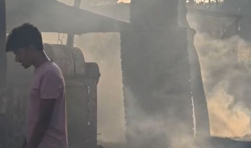 अयोध्या: डड़िया में आग से कई घर जले, युवक झुलसा, 3 पशुओं की गई जान