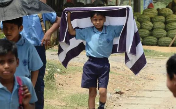 नैनीताल- भीषण गर्मी: स्कूलों में ठंडे पानी के साथ ही फर्स्ट एड बॉक्स रखना अनिवार्य, शिक्षा विभाग ने जारी की एडवायडरी