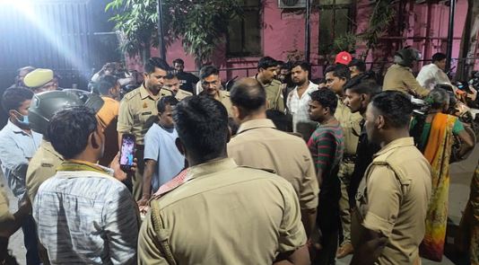 खूनी संघर्ष- कहासुनी के बाद फूल-माला बेचने वाले की पीटकर हत्या, परिजनों का हंगामा