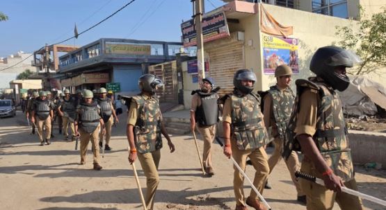 Noida- वेतन वृद्धि के लिए हिंसक प्रदर्शन की जांच करेगी SIT, और भी हो सकती हैं गिरफ्तारियां