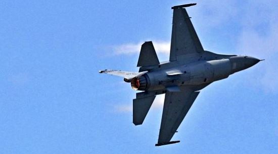 पश्चिम एशिया तनाव: दुर्घटनाग्रस्त सैन्य विमान के लापता क्रू मेंबर की तलाश जारी, US और ईरान में होड़