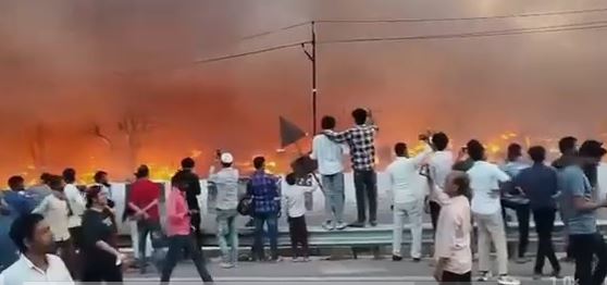 Lucknow: A fire broke out in a slum settlement in Uttar Pradesh’s capital, Lucknow, on Wednesday evening, 