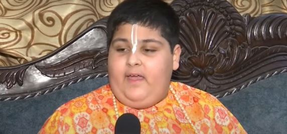 कथावाचक अभिनव अरोड़ा के पिता की कार बाइक से टकराई, आरोपियों ने तोड़े शीशे, पुलिस ने तीन को पकड़ा