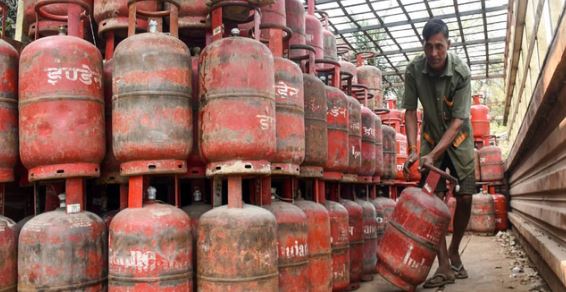 LPG Gas- भव्य शादियों पर छाया LPG का साया, दिल्ली में बढ़ा कोर्ट मैरिज का चलन, बीते 20 दिन में आई तेजी