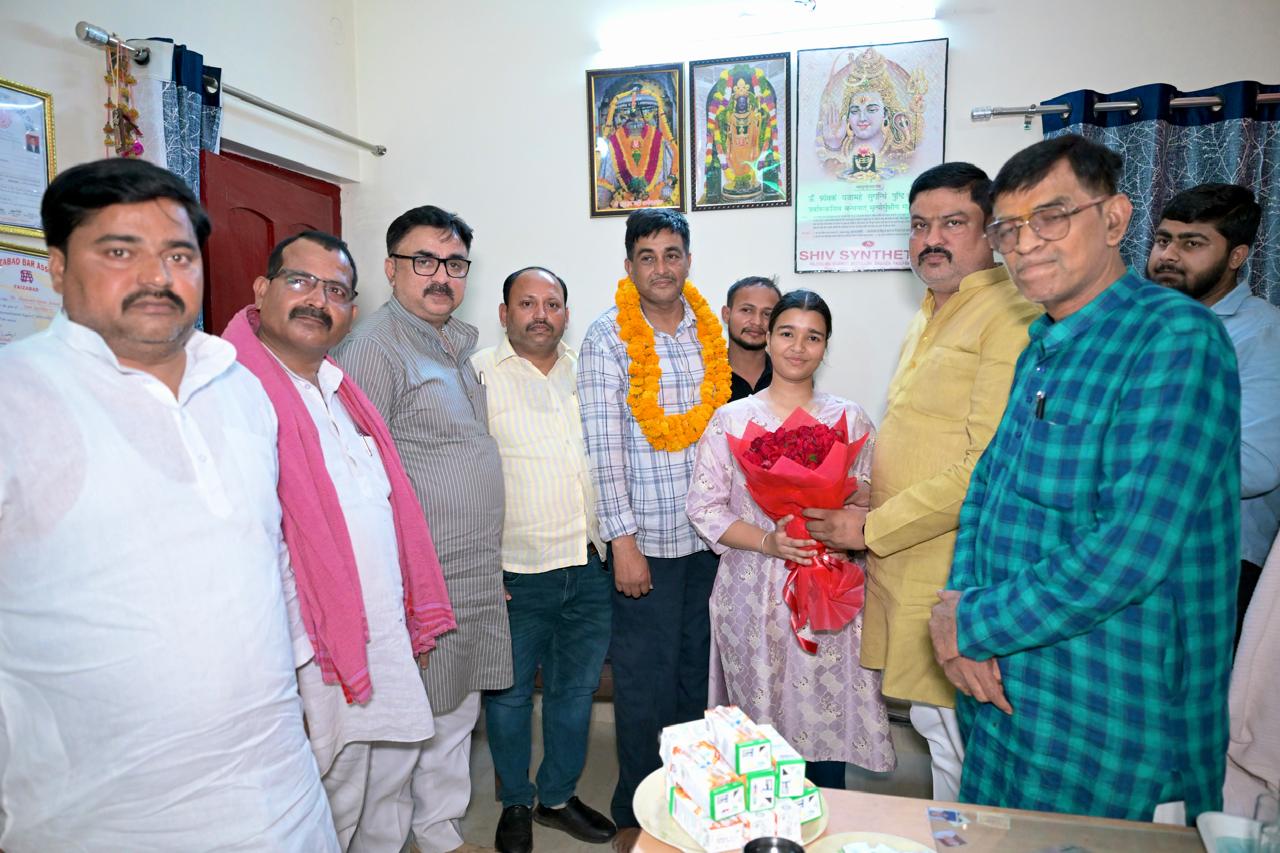 अयोध्या विधानसभा की आराध्या जायसवाल,प्राची पाण्डेय,एंजेल यादव को जिले में प्रथम,द्वितीय, तृतीय स्थान हासिल किया!