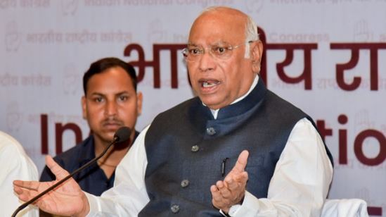 संसद के विशेष सत्र पर विवाद- खरगे का केंद्र पर बड़ा हमला, कहा- महिला आरक्षण को बिना चर्चा थोप रही मोदी सरकार