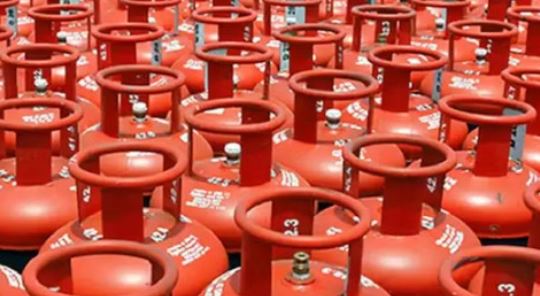 देहरादून: साउथ सिविल लाइंस इलाके में छापा, 101 एलपीजी गैस सिलिंडर किए बरामद