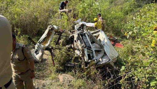 टिहरी- हादसे में आठ की मौत: हरिद्वार अंत्येष्टि से घनसाली लौट रहा वाहन दुर्घटनाग्रस्त, PM मोदी ने किया मुआवजे का एलान
