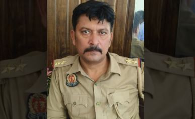 प्राथमिकी से नाम हटाने के लिए 20 हजार रूपये घूस लेते एसआई गिरफ्तार