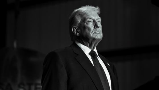 राष्ट्रपति ट्रंप का विवादित सोशल मीडिया पोस्ट- अमेरिकी राष्ट्रपति ने खुद को जीसस की तरह दिखाया, पहले भी कर चुके हैं ऐसा