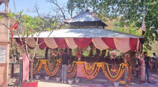 हरिद्वार- चर्चाओं के बीच टाइगर रिजर्व के मंदिर हुई मंत्री के बेटे की शादी, फोटो-वीडियो खूब हुए वायरल