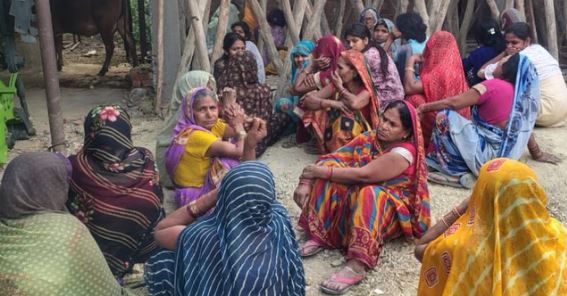 अयोध्या: नवनिर्मित घर में फंदे से लटका मिला युवक का शव, घरवाले बोले- हत्या की गई