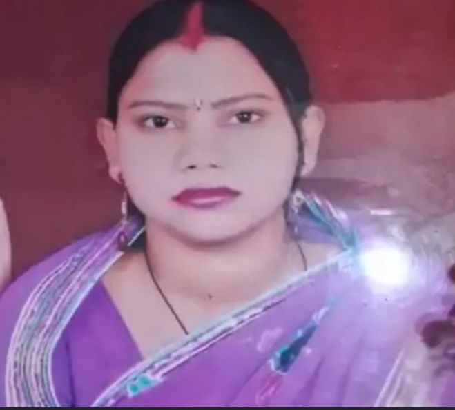 Anganwadi Worker Dies: Daughter Alleges Work Pressure, DM Orders Probe