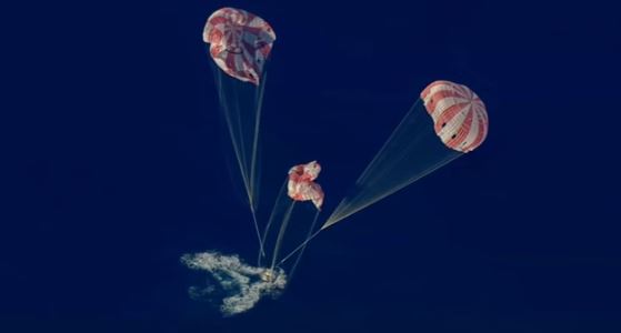 आर्टेमिस-2 मिशन- नासा का आर्टेमिस 2 मिशन सुरक्षित धरती पर पहुंचा, प्रशांत महासागर में उतरे क्रू के सदस्य