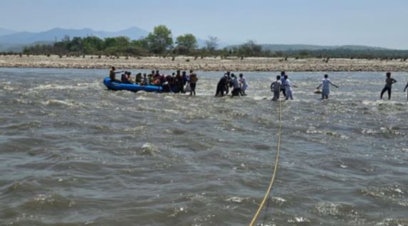 हरिद्वार- टली गई अनहोनी: गंगा में बढ़े जलस्तर से फंसे 21 लोग, 10 पुरुष, सात महिला और चार बच्चों का रेस्क्यू