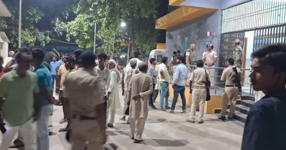 Bihar: ज्वेलरी की दुकान लूट के दौरान हत्या, गुस्साई भीड़ ने दो अपराधियों को पीट-पीटकर मार डाला