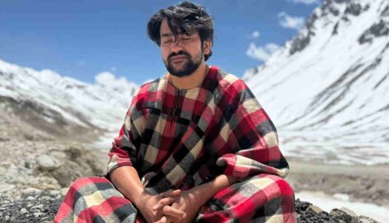 बदरीनाथ: बदरीनाथ धाम में इन दिनों साधना में लीन हैं धीरेंद्र शास्त्री, 25 मई तक रहेंगे गुफा के ही अंदर