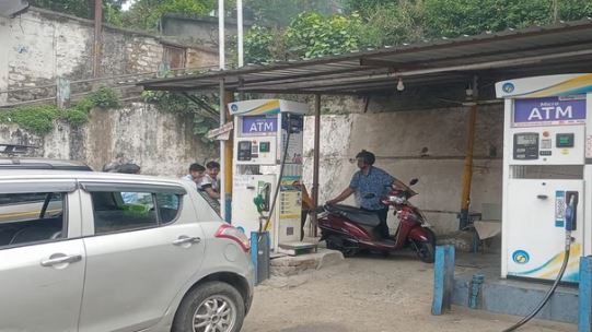 बागेश्वर- पेट्रोल और डीजल हुआ महंगा, टैक्सी संचालकों और व्यापारियों ने जताई चिंता