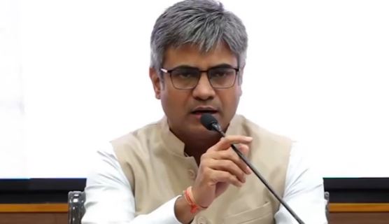 सांसद संदीप पाठक: पंजाब में गैर जमानती धाराओं में 2 केस दर्ज, पुलिस पकड़ने पहुंची तो घर से निकले