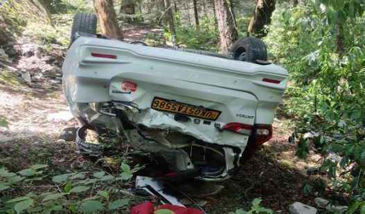पिथौरागढ़ : Accident:- थल-मुनस्यारी सड़क पर अनियंत्रित होकर टैक्सी खाई में गिरी, 1 की मौत, पांच घायल