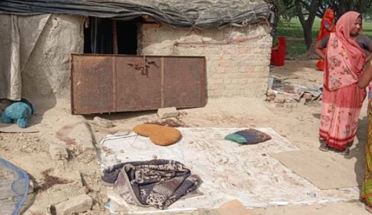 दर्दनाक हादसा, घर के बाहर सो रहे परिवार पर चढ़ा डंपर, पिता के साथ दो पुत्र और पुत्री की मौत