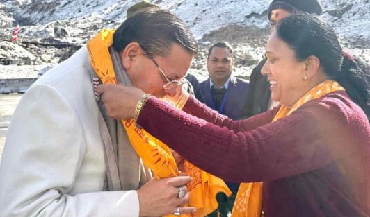 मुख्यमंत्री धामी पहुंचे केदारनाथ धाम, विवेकानंद अस्पताल के नए भवन का करेंगे लोकार्पण