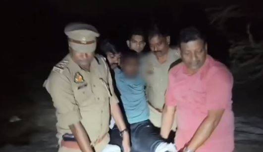 1 लाख का इनामी बबलू सिंह गिरफ्तार, मंगेतर के सामने युवती से की थी दरिंदगी, दोनों पैरों में लगी गोली