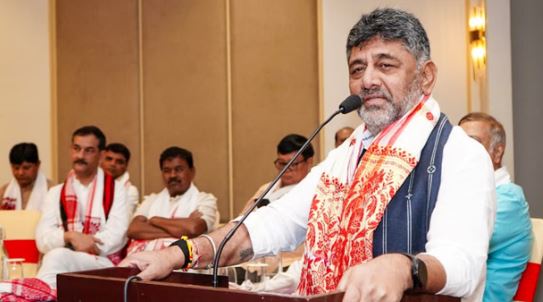 Politics: डीके शिवकुमार बोले- राज्यपाल की तरफ से टीवीके को बहुमत साबित करने का मौका न मिलना गलत