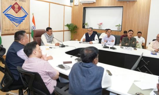 देहरादून- मुख्य सचिव ने की बैठक, मानसून से पहले सड़कें गड्ढामुक्त करने के निर्देश, कहा- अलर्ट मोड पर रहें