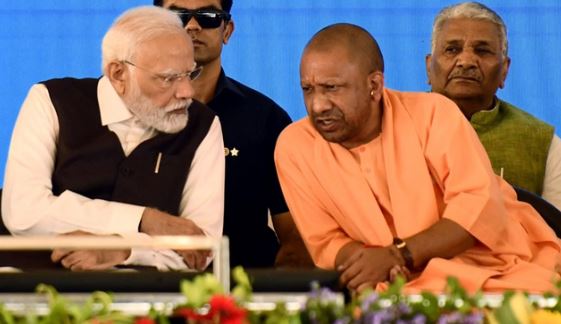 UP: प्रदेश में 10 मई तक हो सकता है कैबिनेट विस्तार, उम्रदराज मंत्रियों के सिर पर लटकी तलवार