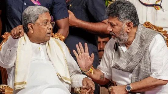 Resignation- सिद्धारमैया ने राज्यपाल के सचिव को सौंपा इस्तीफा, शिवकुमार दिल्ली के लिए रवाना