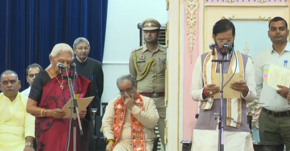 योगी मंत्रिमंडल का विस्‍तार,शामिल हुए छह नए चेहरे, भूपेंद्र चौधरी और मनोज पांडेय बने कैबिनेट मंत्री