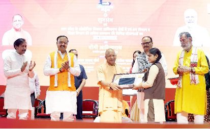 Lucknow:Uttar Pradesh Govt Announces Major Welfare Measures for Workers on Labour Day