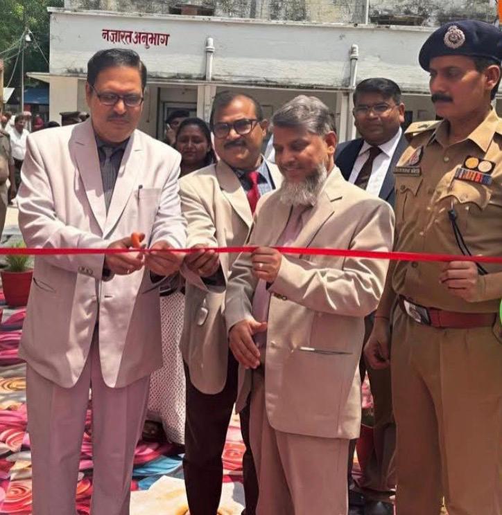Shahjahanpur- District Judge inaugurates prisoner- products exhibition at Lok Adalat.
