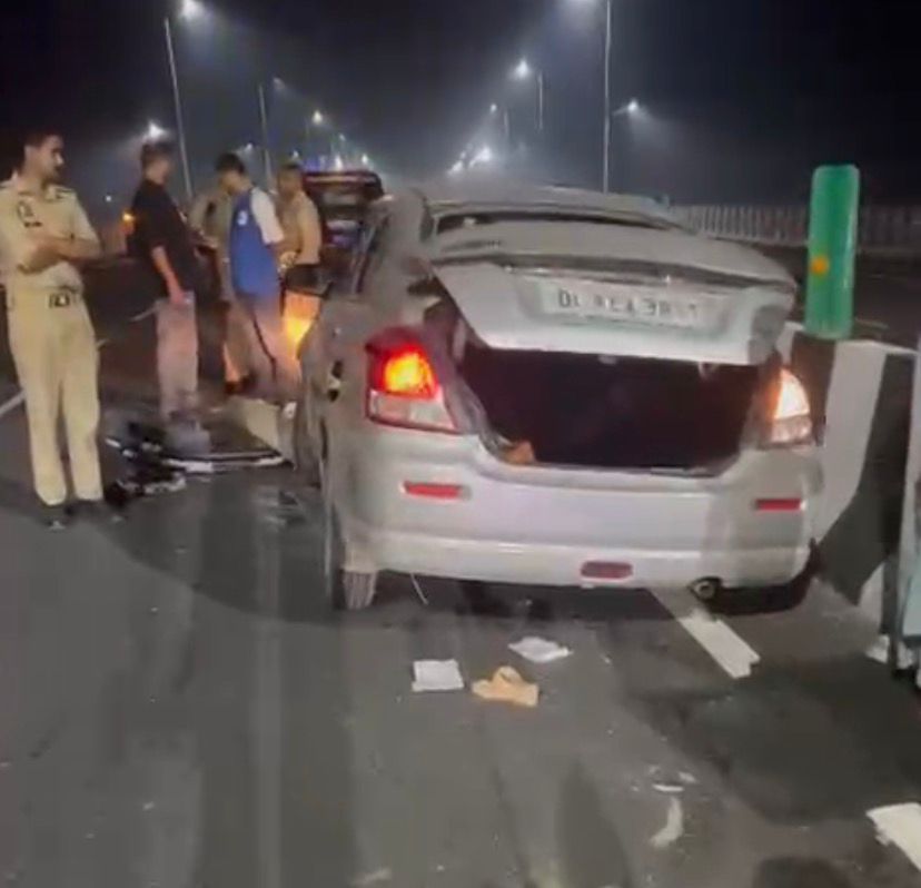 Police constable killed, woman injured car hits divider