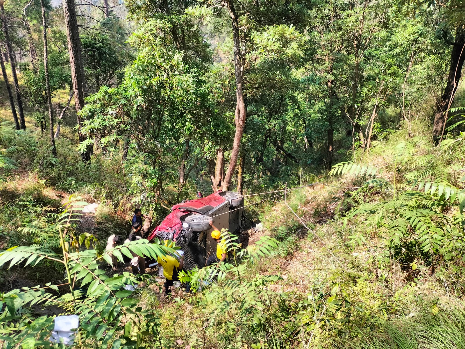 नैनीताल / भवाली:- Accident: भवाली-सेनिटोरियम रोड पर कार खाई में गिरी, एक ही परिवार के चार लोगों समेत 5 की मौत