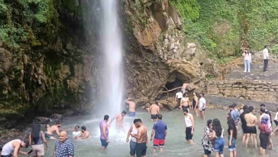 देहरादून- पयर्टकों के लिए खुला टाइगर फाॅल, हादसे के लिए काैन जिम्मेदार, बीते साल पेड़ गिरने से गई थी 2 जान
