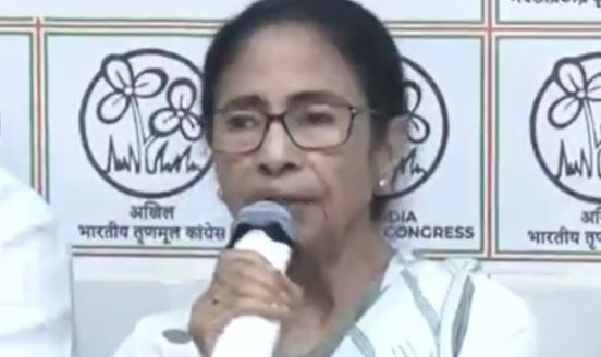 BIG NEWS- मैं हारी नहीं हूं, इस्तीफा नहीं दूंगी…’: करारी हार के बाद ममता बनर्जी ने लोकभवन जाने से किया इनकार,ममता बोलीं- बंगाल में हुई लोकतंत्र की हत्या