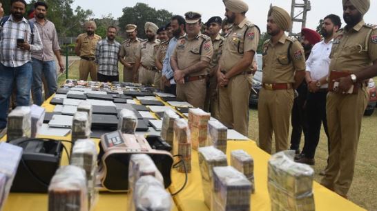 अंतरराष्ट्रीय साइबर ठग गिरोह का पर्दाफाश, 132 आरोपी गिरफ्तार, 1 करोड़ कैश बरामद