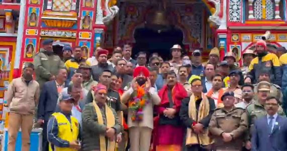 बदरीनाथ धाम- राज्यपाल ने किए भगवान बदरीविशाल के दर्शन, देशवासियों की सुख, शांति के लिए की कामना