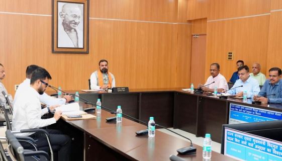 Bihar: अब कर्मचारियों को हर तीन महीने में करनी होगी फैमिली ट्रिप, बिजली-पेट्रोल बचत के लिए क्या निर्देश दिया?
