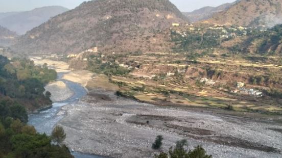 उत्तरकाशी- यमुनाघाटी के जंगलों में पहली बार ड्रोन से पहरेदारी, फायर सीजन में अपर यमुना वन प्रभाग ने की पहल