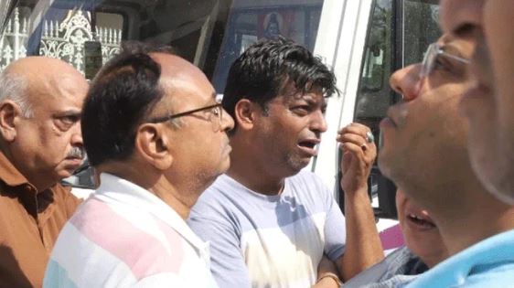 दिल्ली अग्निकांड: कोई बेड से उठ न सका, कोई सीढ़ियों पर झुलसा, कंकाल बने लोग, 9 लोगों के जिंदा जलने की कहानी