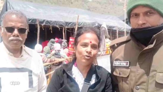 2026 चारधाम यात्रा: पुलिस सुरक्षा के बीच यात्रियों को भेजा जा रहा, व्यावसायिक और यात्री वाहनों की गहन जांच