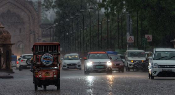 Weather का हाल- कहीं बढ़ेगी गर्मी, कहीं बारिश-तूफान की आशंका, अगले कुछ दिनों में बदलेगा मौसम