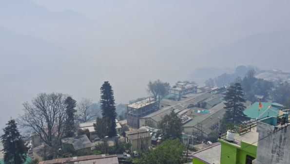 उत्तराखंड Weather: पहाड़ से मैदान तक आज बिगड़ेगा मौसम, ओलावृष्टि के साथ तूफान का येलो अलर्ट