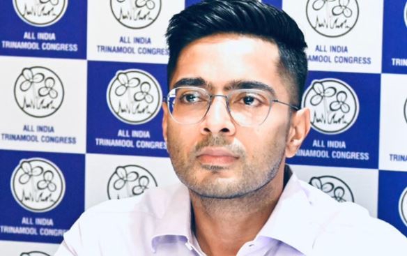 टीएमसी में टूट के बाद अभिषेक बनर्जी ने संभाला मोर्चा, पार्टी सांसदों के साथ ओम बिरला से मिलने पहुंचे
