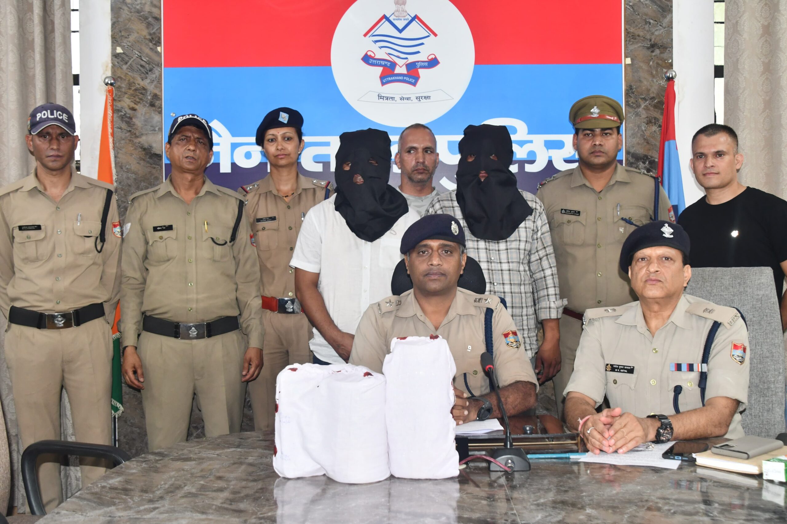 नैनीताल- अब तक की सबसे बडी कार्यवाही,1.85 करोड़ रुपये कीमत की 618 ग्राम स्मैक के साथ 02 तस्करों को गिरफ्तार किया।