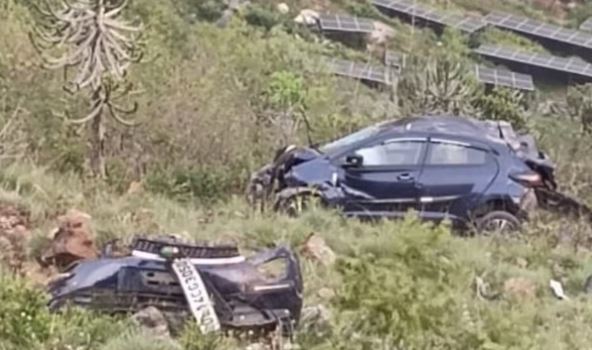 उत्तरकाशी Accident: अनियंत्रित होकर खाई में गिरी कार, युवक की मौत, दूसरा अस्पताल में भर्ती